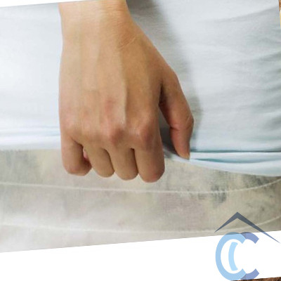 Lavar sábanas y ropa de cama para reducir ácaros
