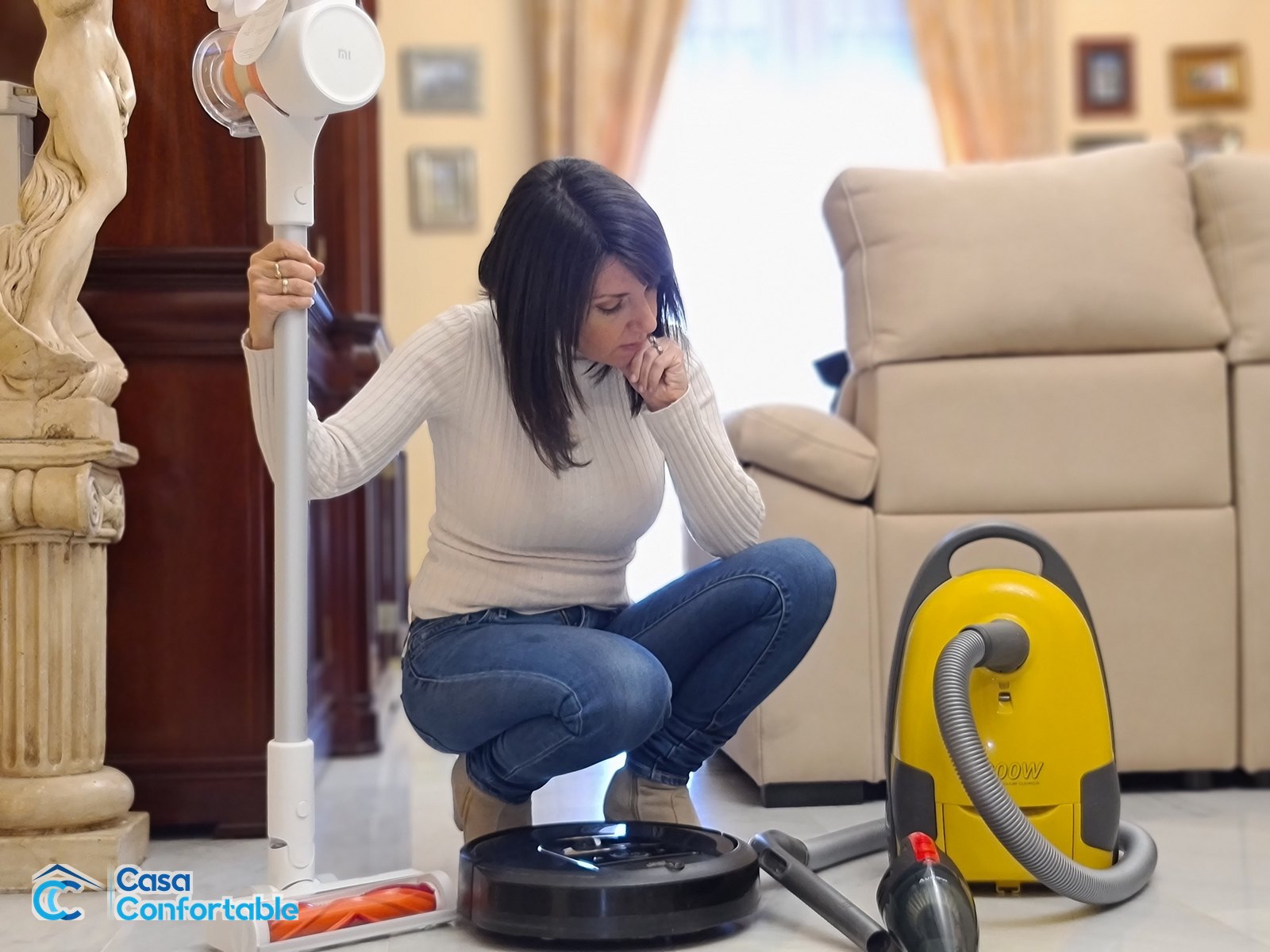 Robot aspirador, escoba sin cable y aspiradora de trineo para tareas distintas