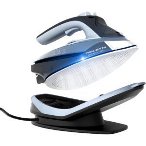 Plancha de vapor sin cable Rowenta Freemove Force levantada sobre su base de carga